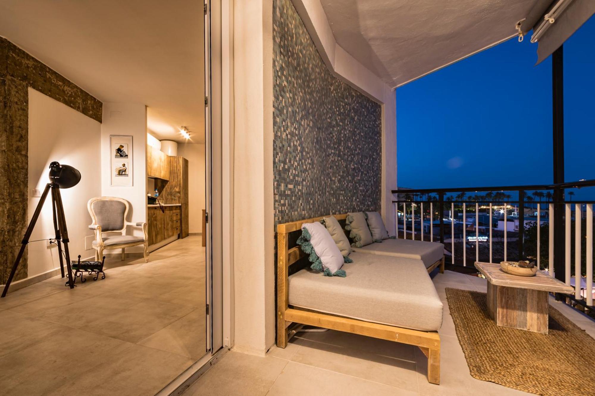 K-Moon By Nuka Homes Platja de Larenal Екстериор снимка